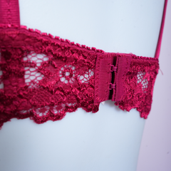 Red Lacy Non Padded Stretchable Straps Imported Bra